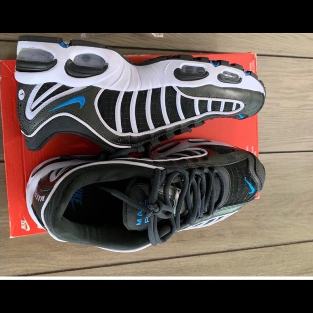 Airman Nike tailwind